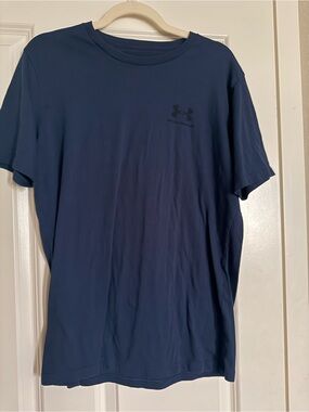 Under Armour Men’s Navy Performance T-Shirt - Medium